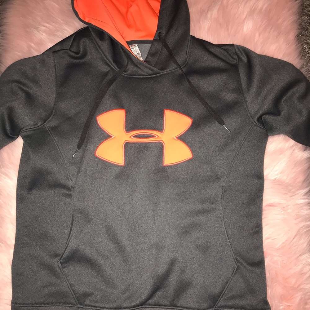 Under armour sweatshirt
